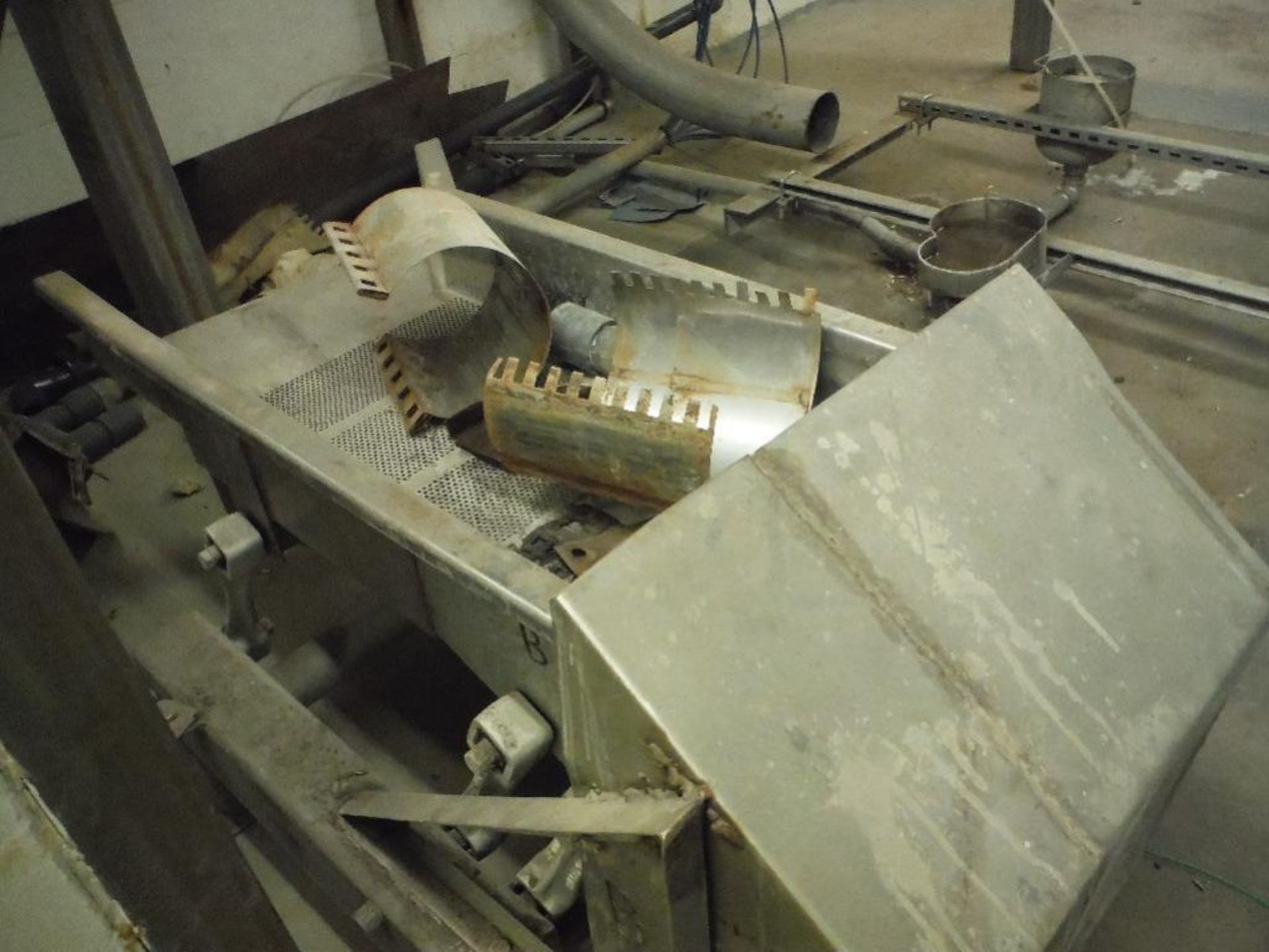 SS vibratory conveyor, 40 in. x 18 in. Rigging Fee: $150 - Image 2 of 4