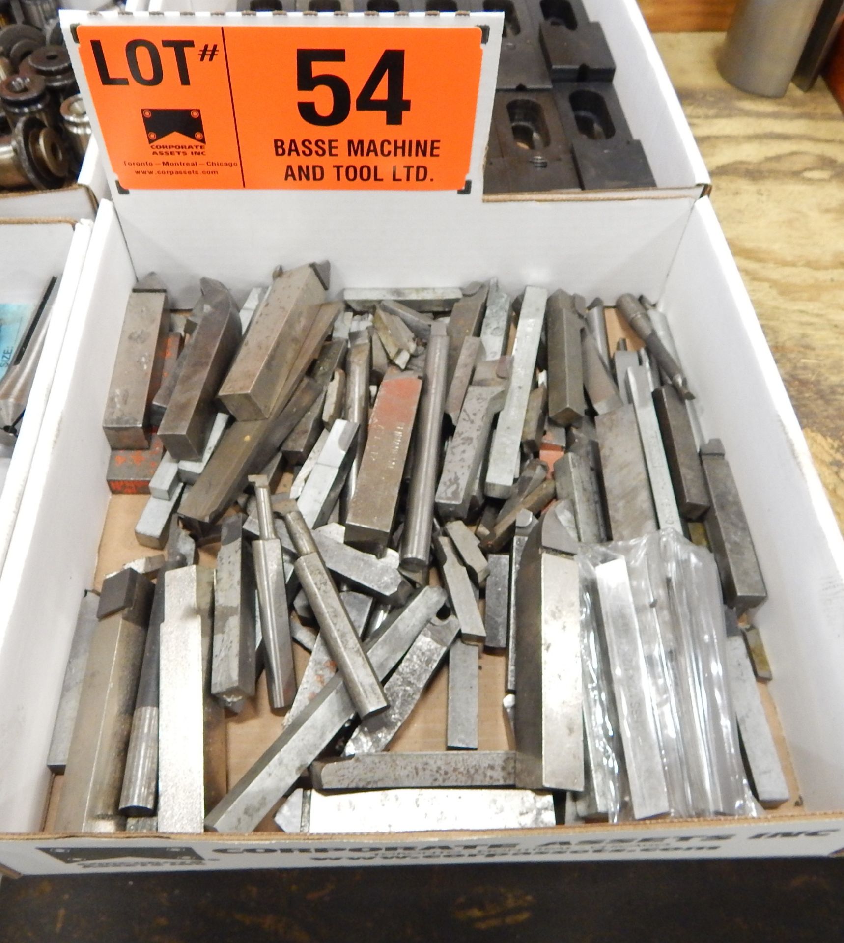 LOT/ CARBIDE TIPPED LATHE TOOLS