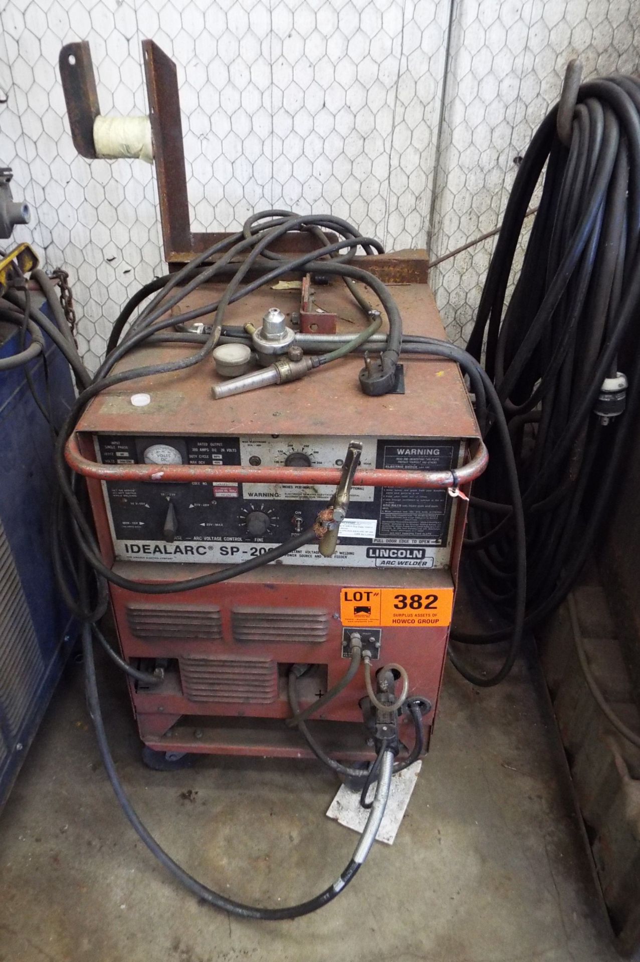 LINCOLN IDEALARC SP-200 ARC WELDER WITH CABLES AND GUN S/N: AC-552445