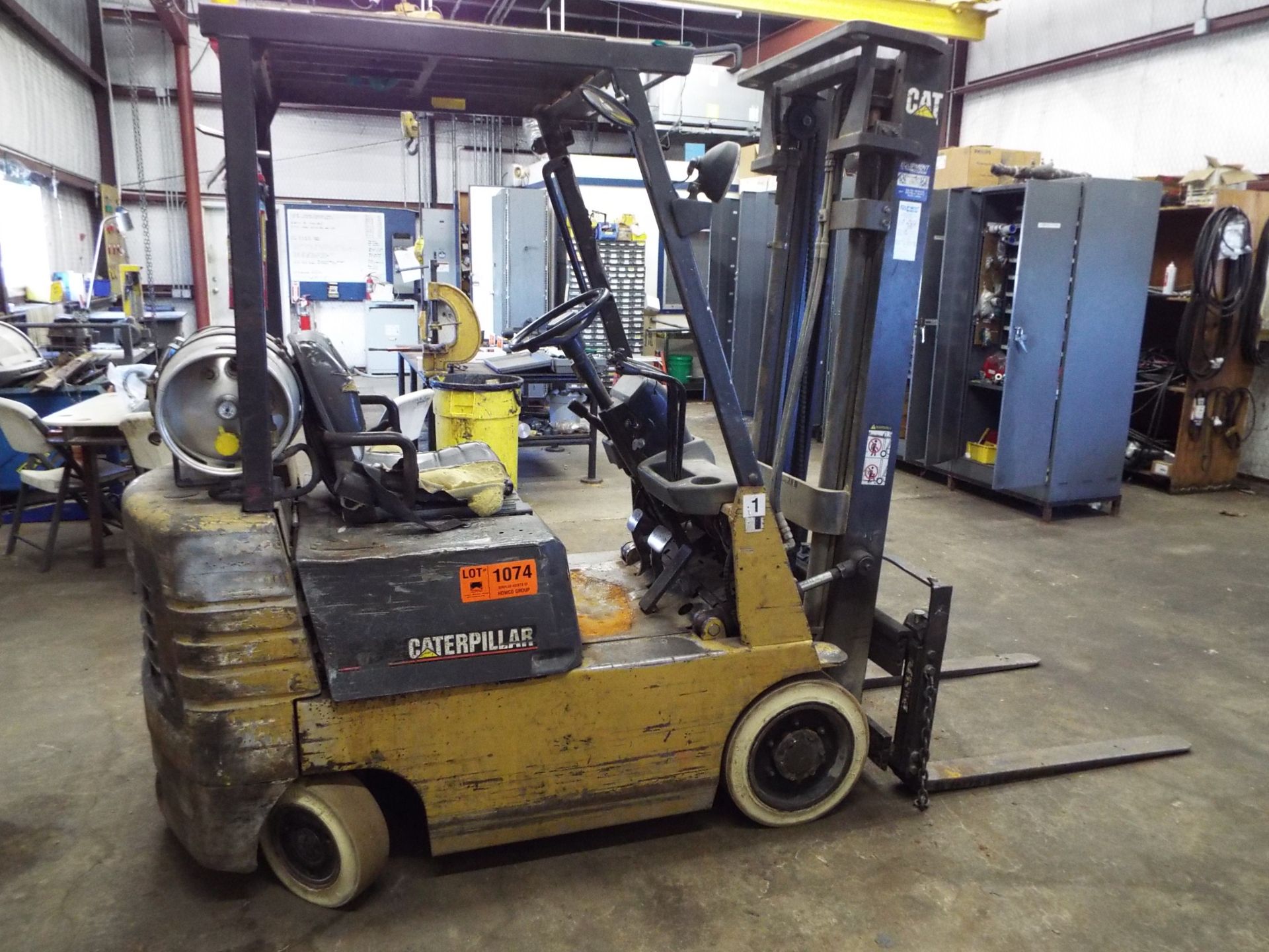 CATERPILLAR GC15 LPG FORKLIFT WITH 3000 LB. CAPACITY, 130" VERTICAL LIFT, SIDE SHIFT, INDOOR TIRES