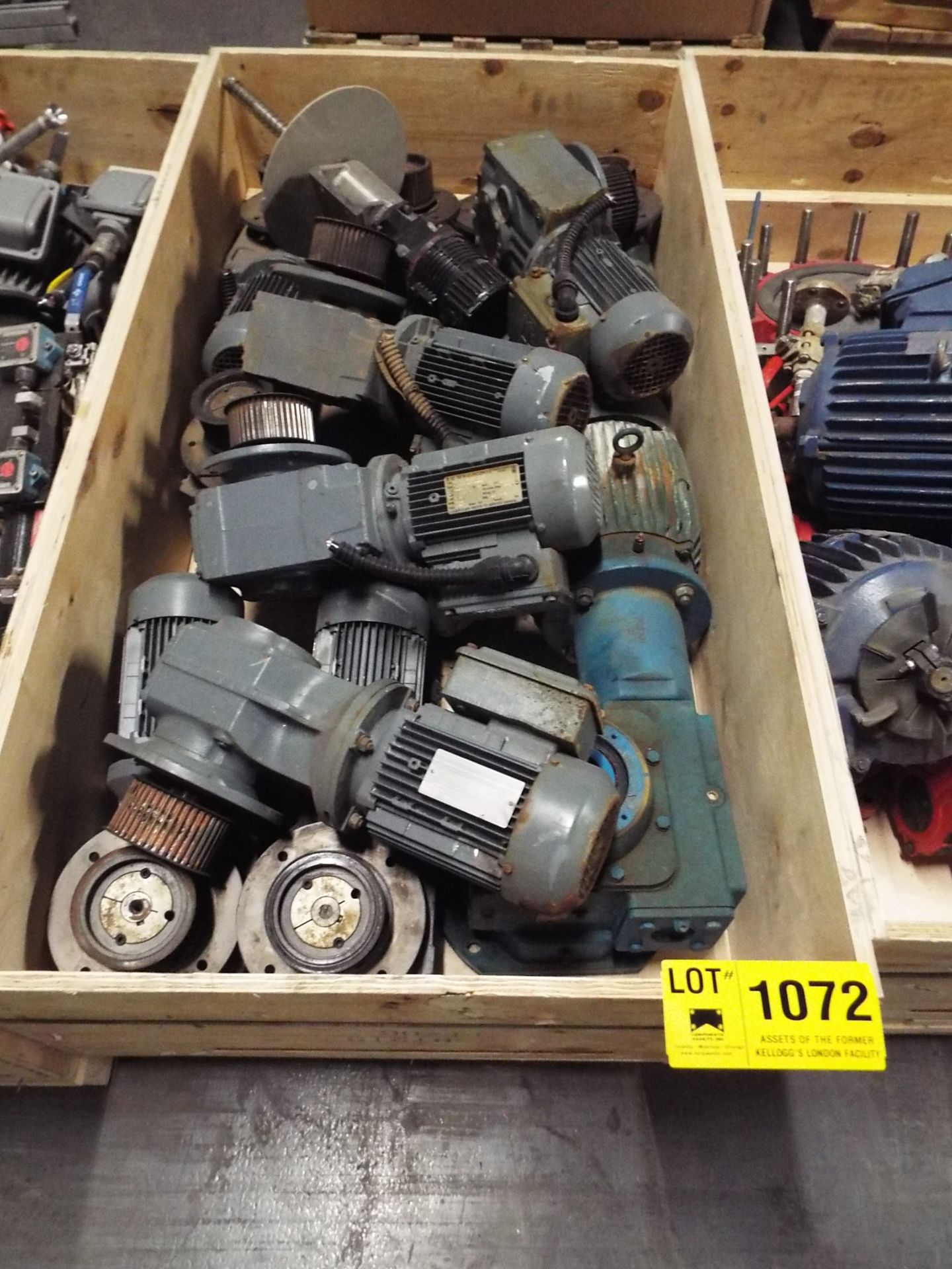 LOT/ CONTENTS OF SKID - (12) GEARBOXES WITH MOTORS