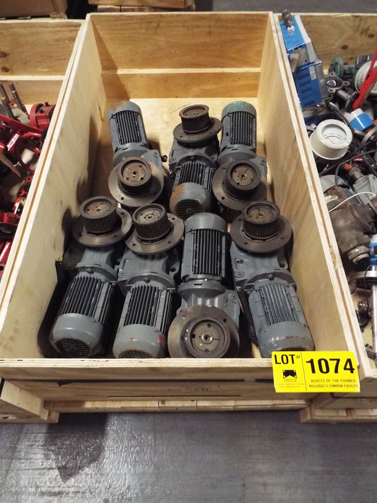 LOT/ CONTENTS OF SKID - (7) GEARBOXES WITH MOTORS
