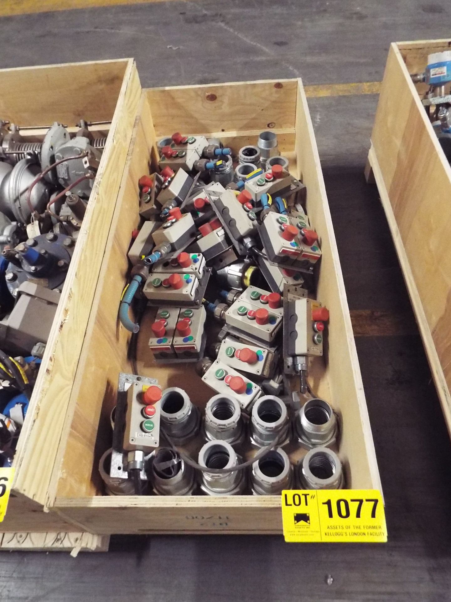 LOT/ CONTENTS OF SKID - CONNECTORS AND POWER SWITCHES