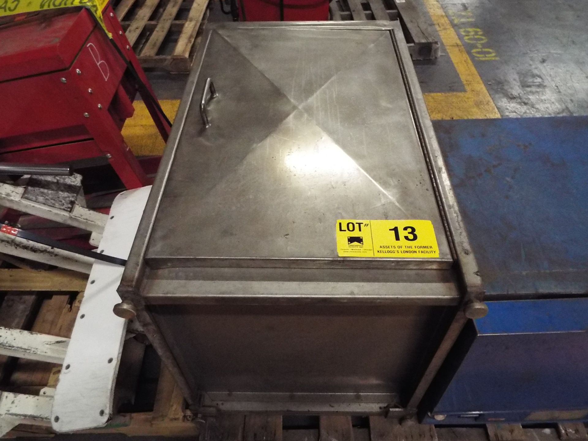 LOT/ STAINLESS STEEL CABINET WITH WELDING ACCESSORIES