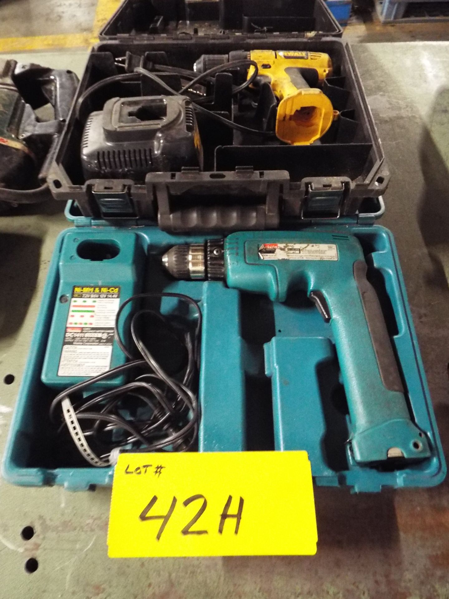 LOT/ (2) CORDLESS DRILLS