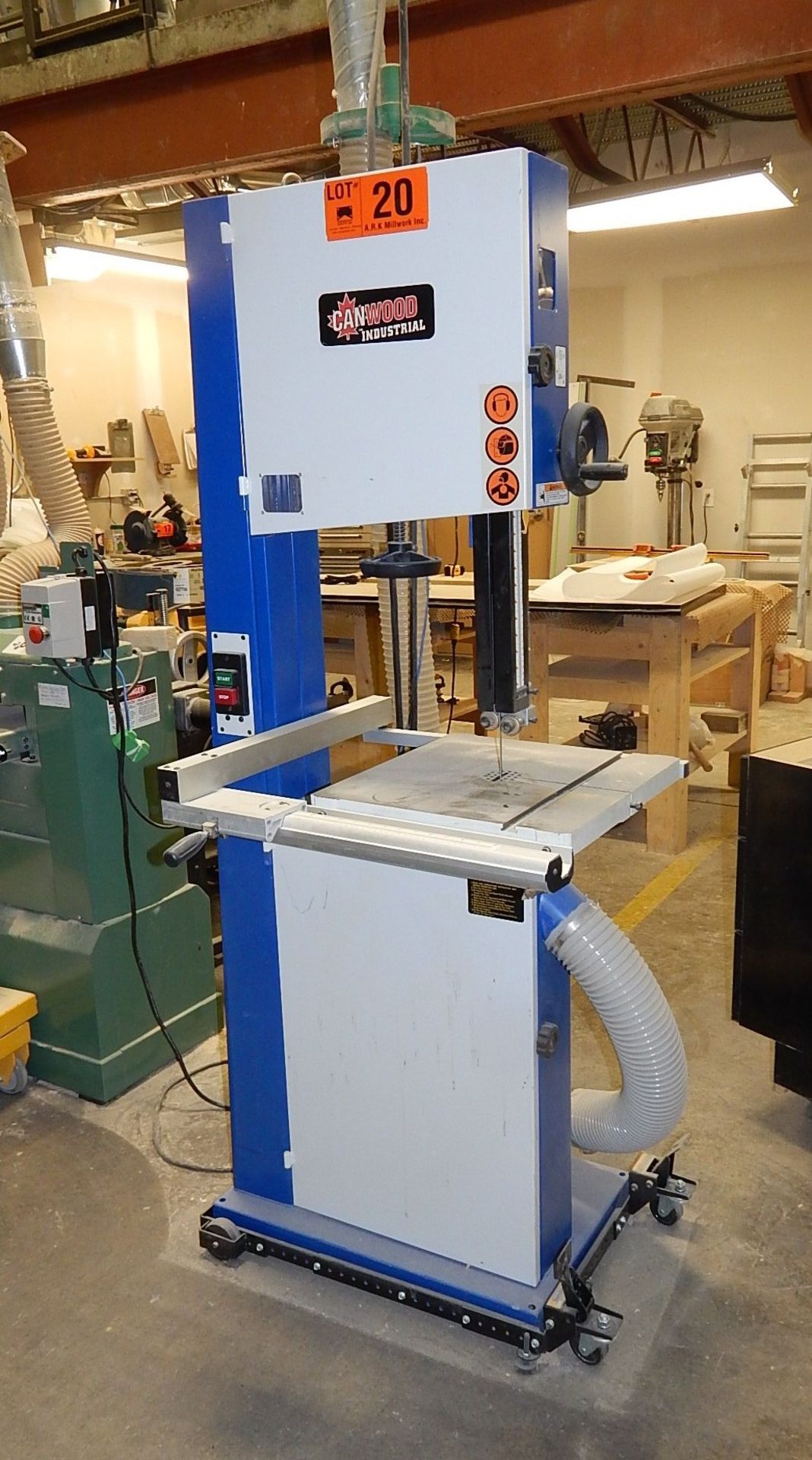 CANWOOD CW010-800 VERTICAL BANDSAW WITH 18" THROAT S/N: 1192205 (CI)