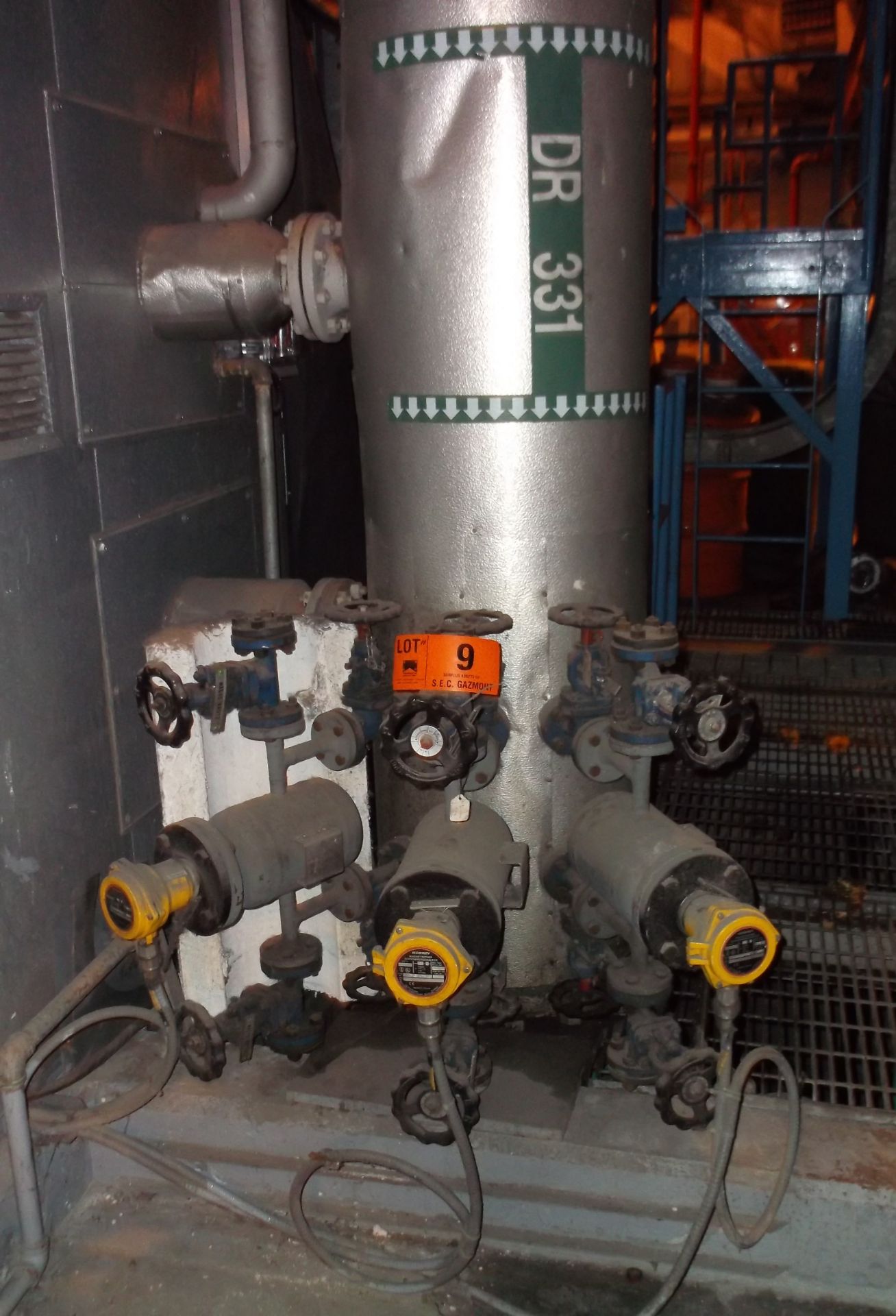 LOT/ PUMPS, VALVES AND PIPES (CI)