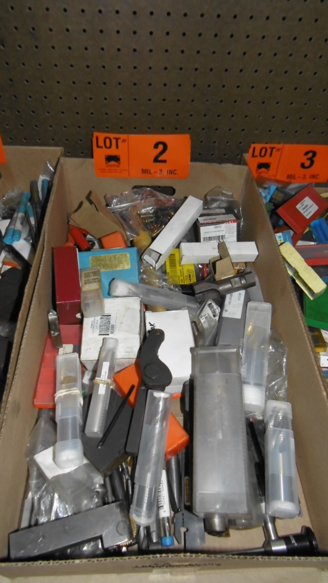 LOT - ASSORTED TOOLING