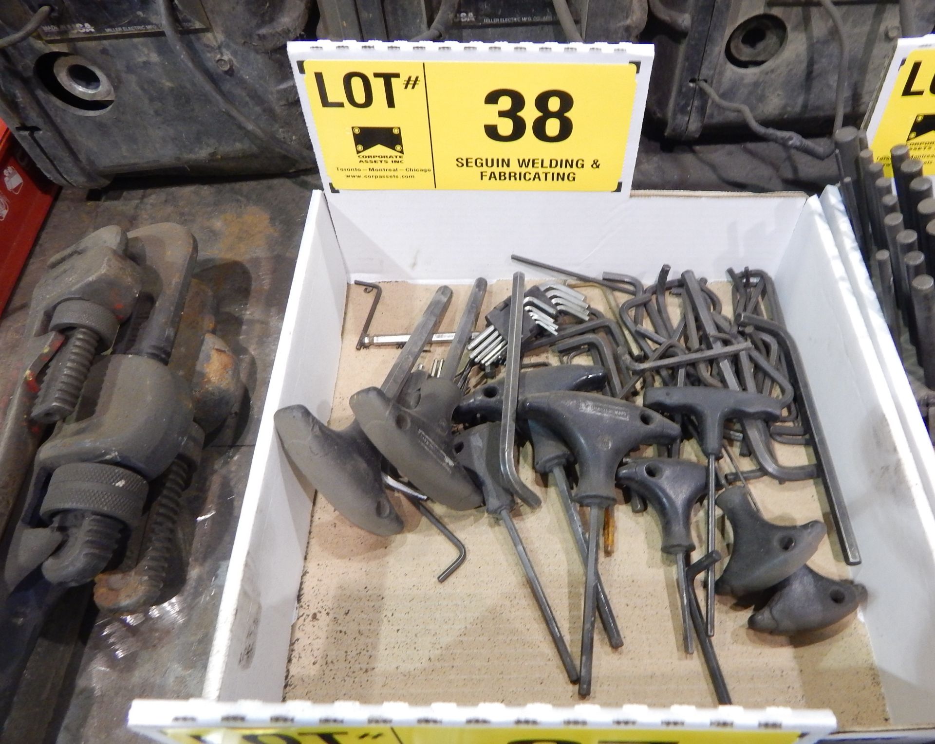 LOT/ ALLEN WRENCHES