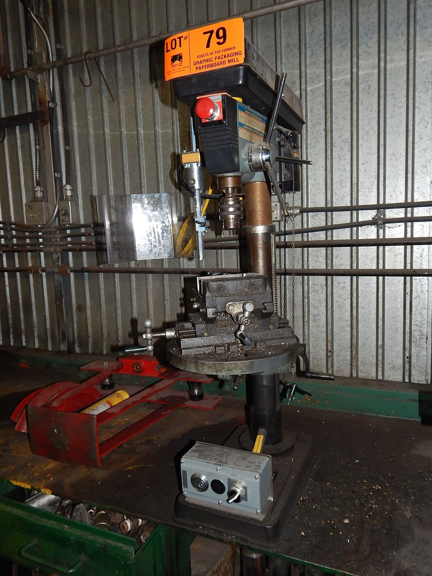 KING CANADA BENCH TYPE DRILL PRESS WITH VISE (MAINTENANCE)