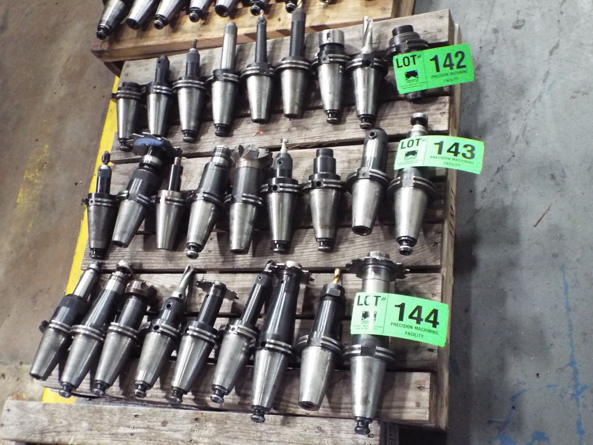 LOT / CAT 50 TOOL HOLDERS (LOCATED IN YORKTOWN, TX) (QTY9)