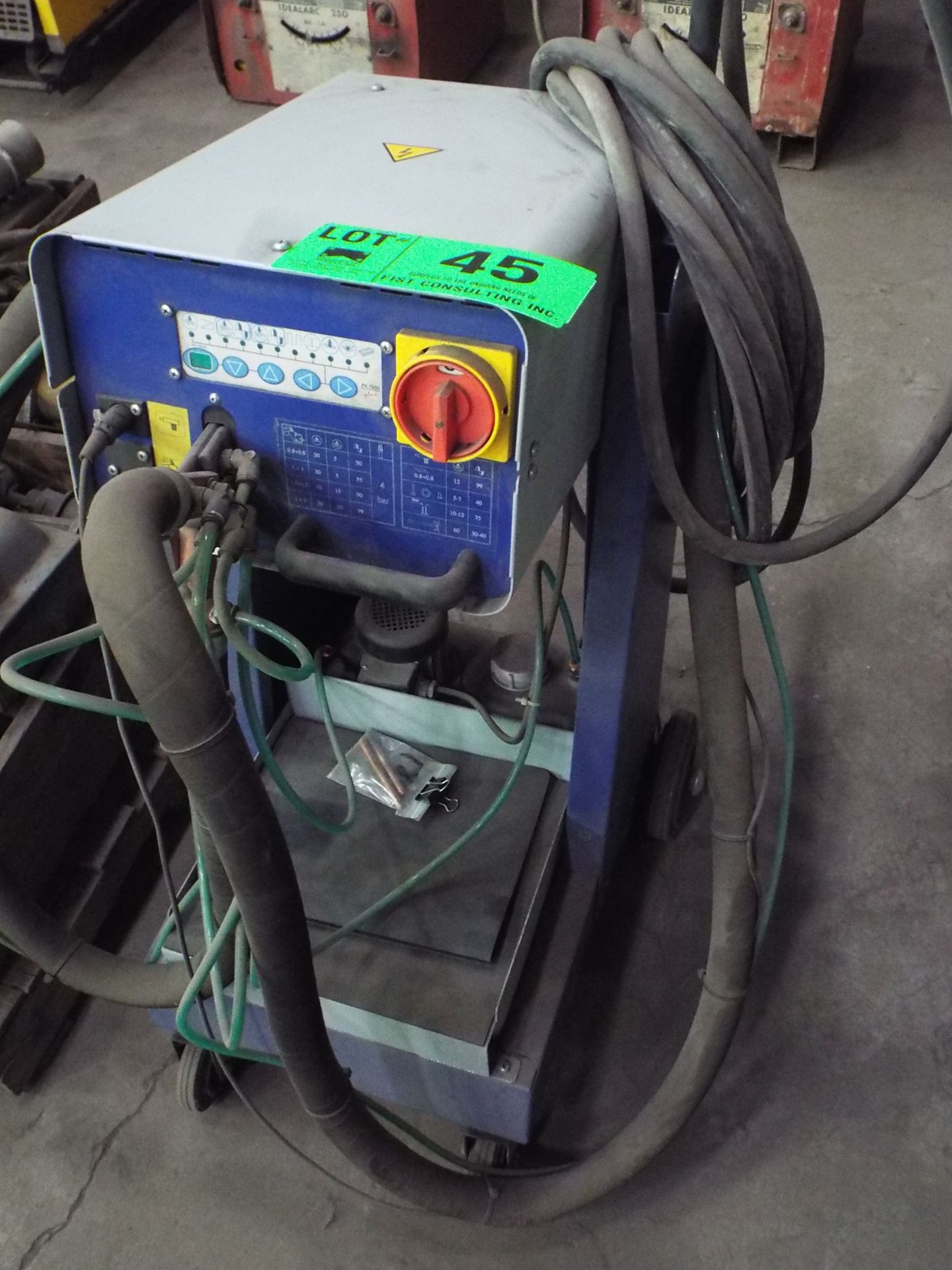 PEI POINT (2002) WT-EUROPE-18-PWC MOVEABLE POKE WELDER WITH WATER-COOLED CABLES S/N: 0211777