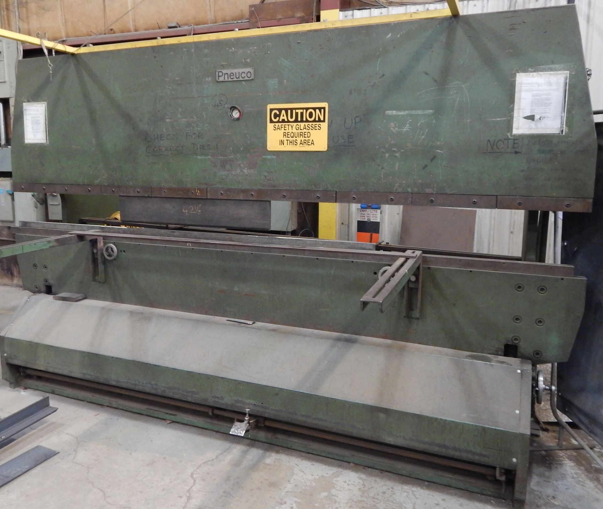 PNEUCO 012-75 75 TON PRESS BRAKE WITH 12' OVERALL BENDING LENGTH, 123" IN BETWEEN HOUSINGS, 12 GAUGE