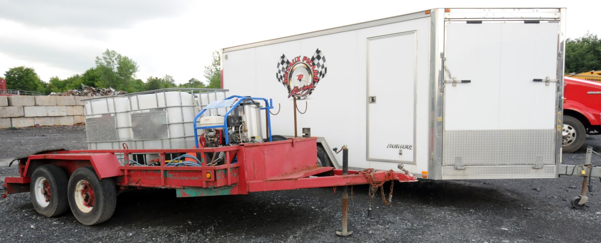 MFG. UNKNOWN TANDEM AXLE FLATBED TRAILER VIN: N/A (NO CONTENTS)