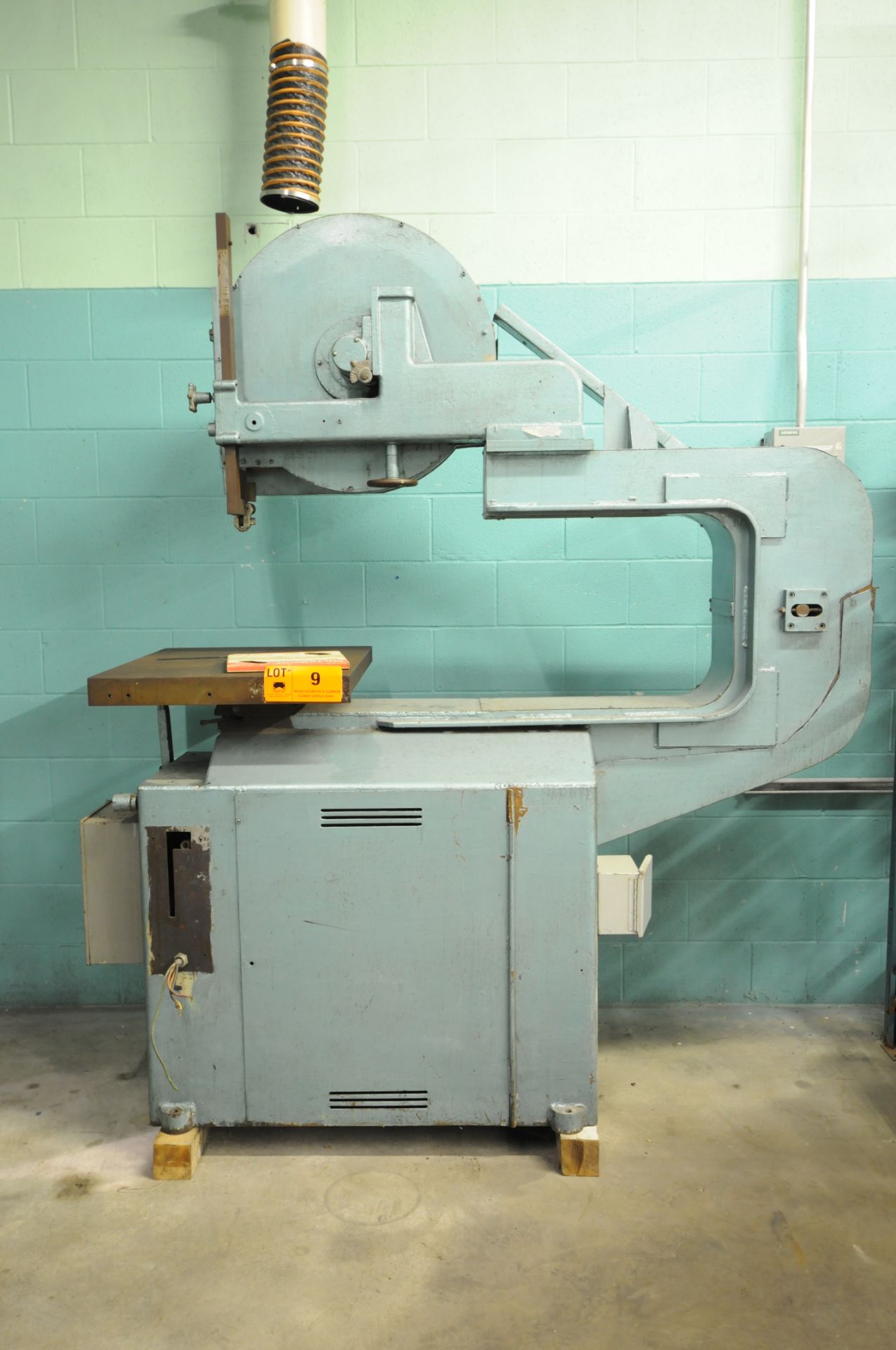 MFG N/A VERTICAL BAND SAW WITH 24" X 28" SWIVEL/ ROTATING TABLE, 48" THROAT, 13" MAX CUTTING