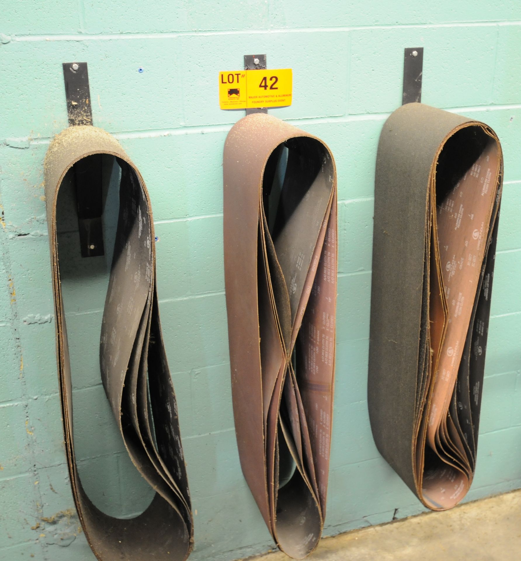 LOT/ 10" SANDING BELTS