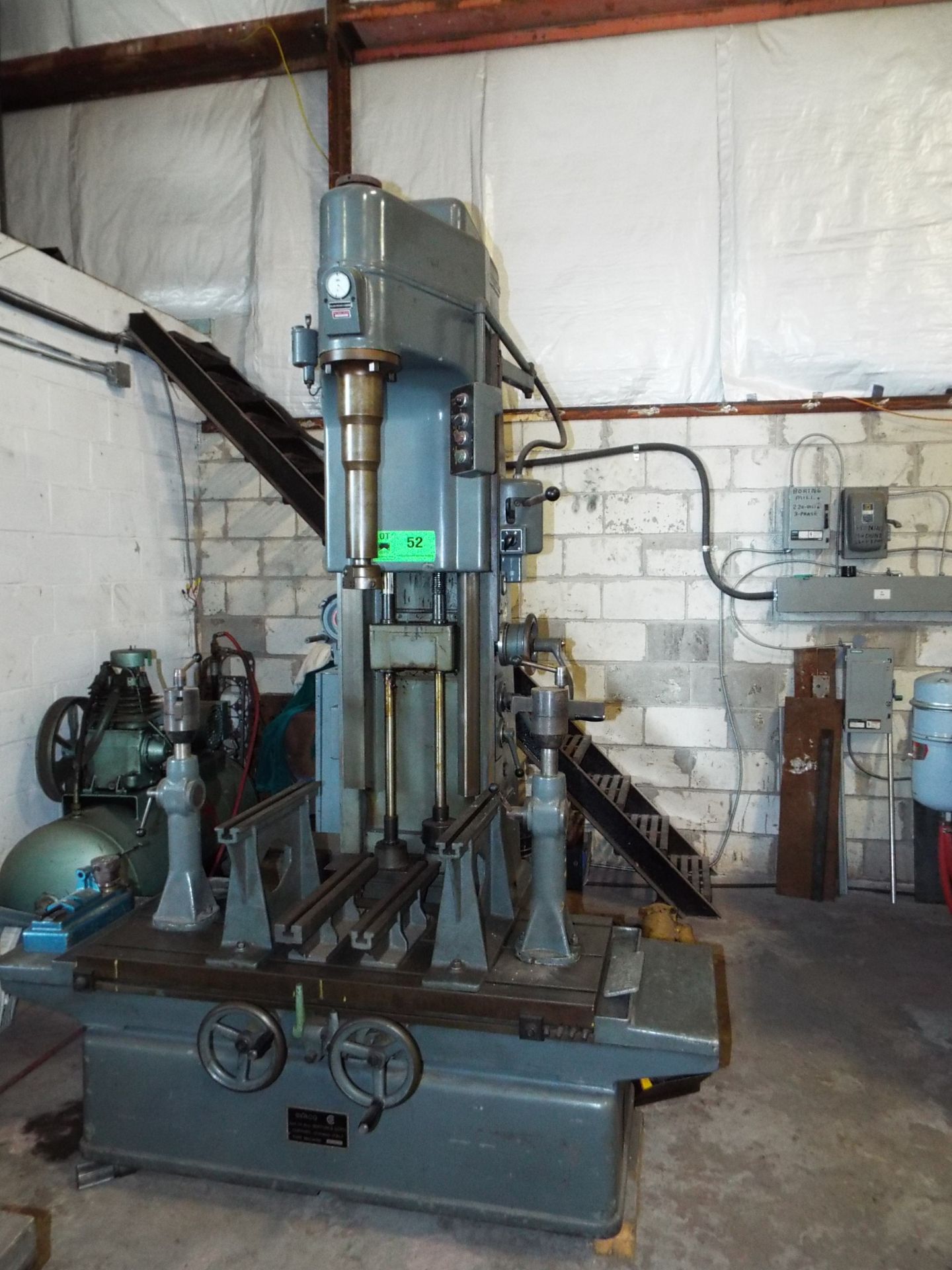 BERCO AC750-A Cylinder boring machine with 1.218"- 12.625" boring range, 27.562" max boring depth,