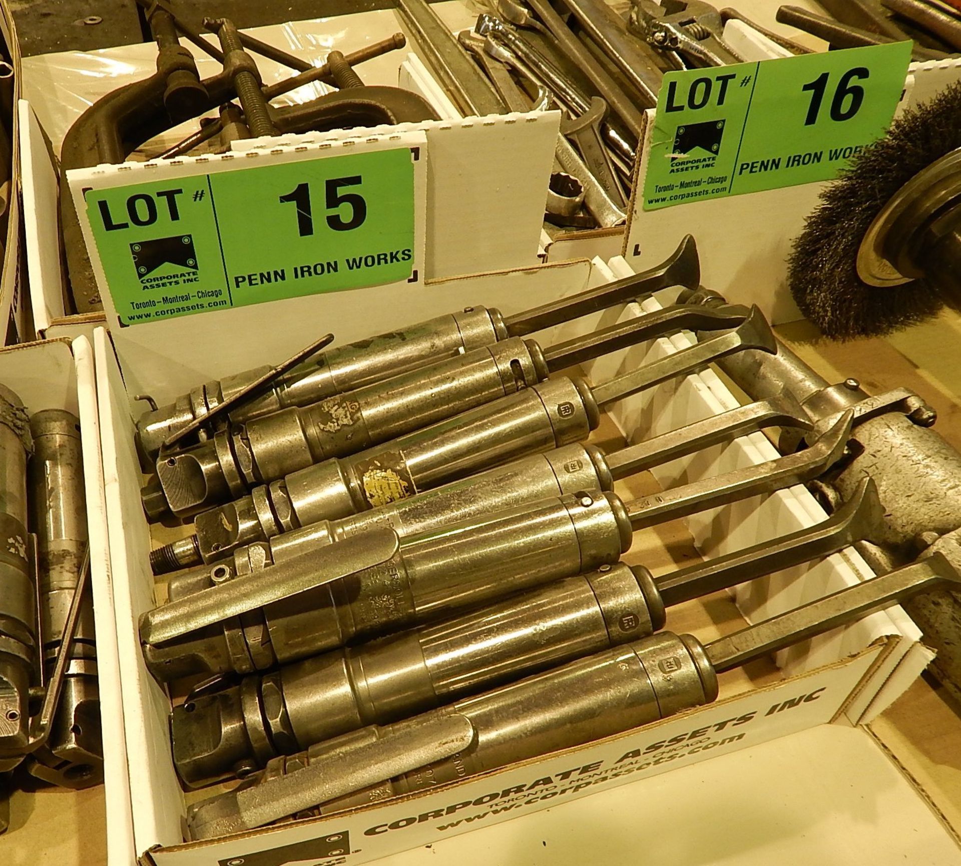 LOT/ PNEUMATIC CHISELS