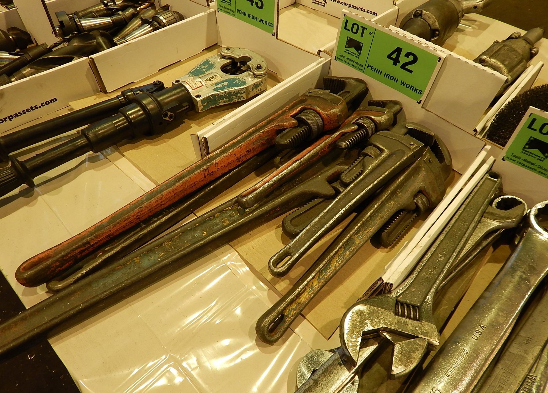 LOT/ PIPE WRENCHES