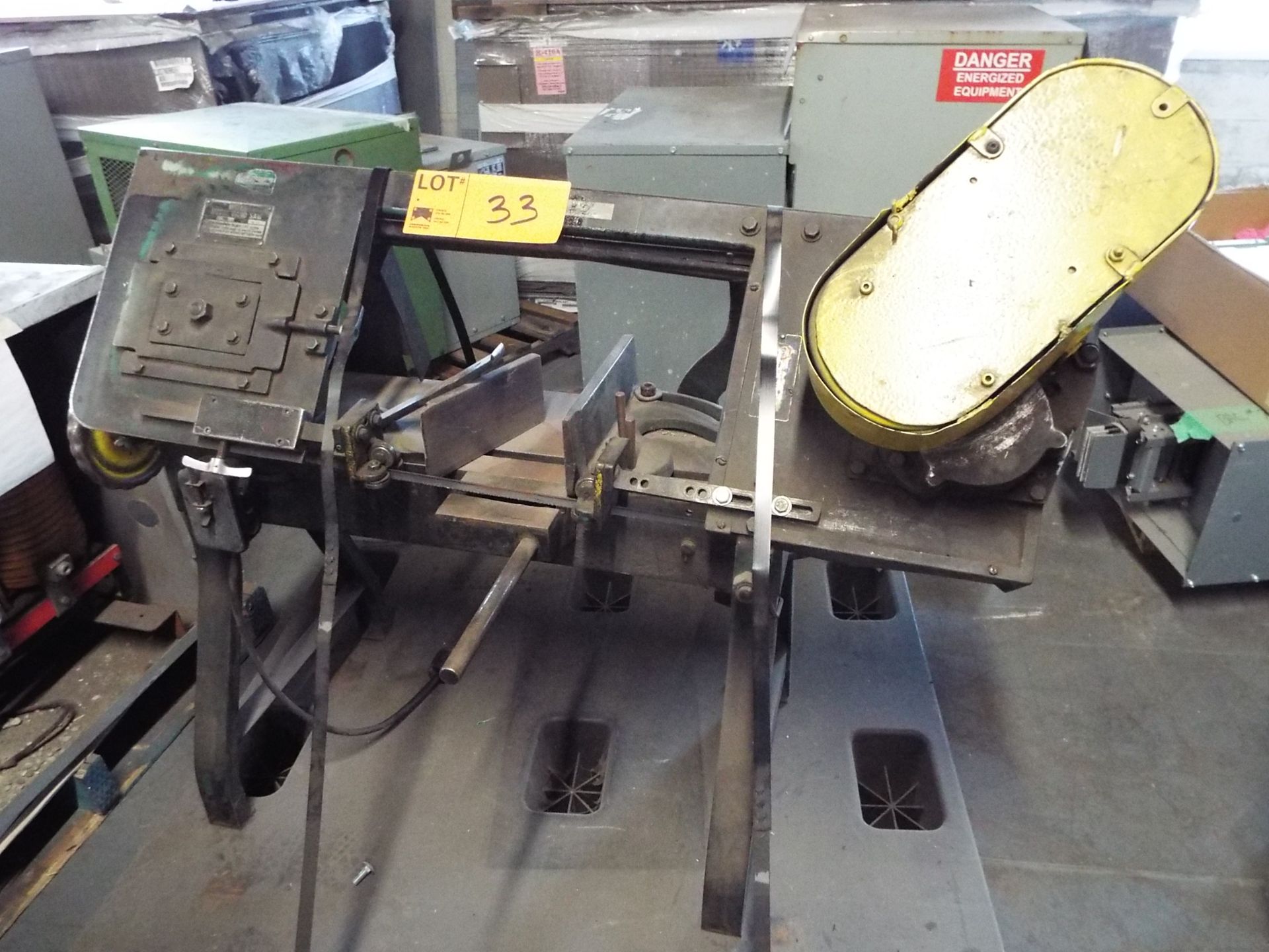 WELLS 58B METAL CUTTING HORIZONTAL BAND SAW WITH APPROX. 17"X8" CAP. S/N: 11917