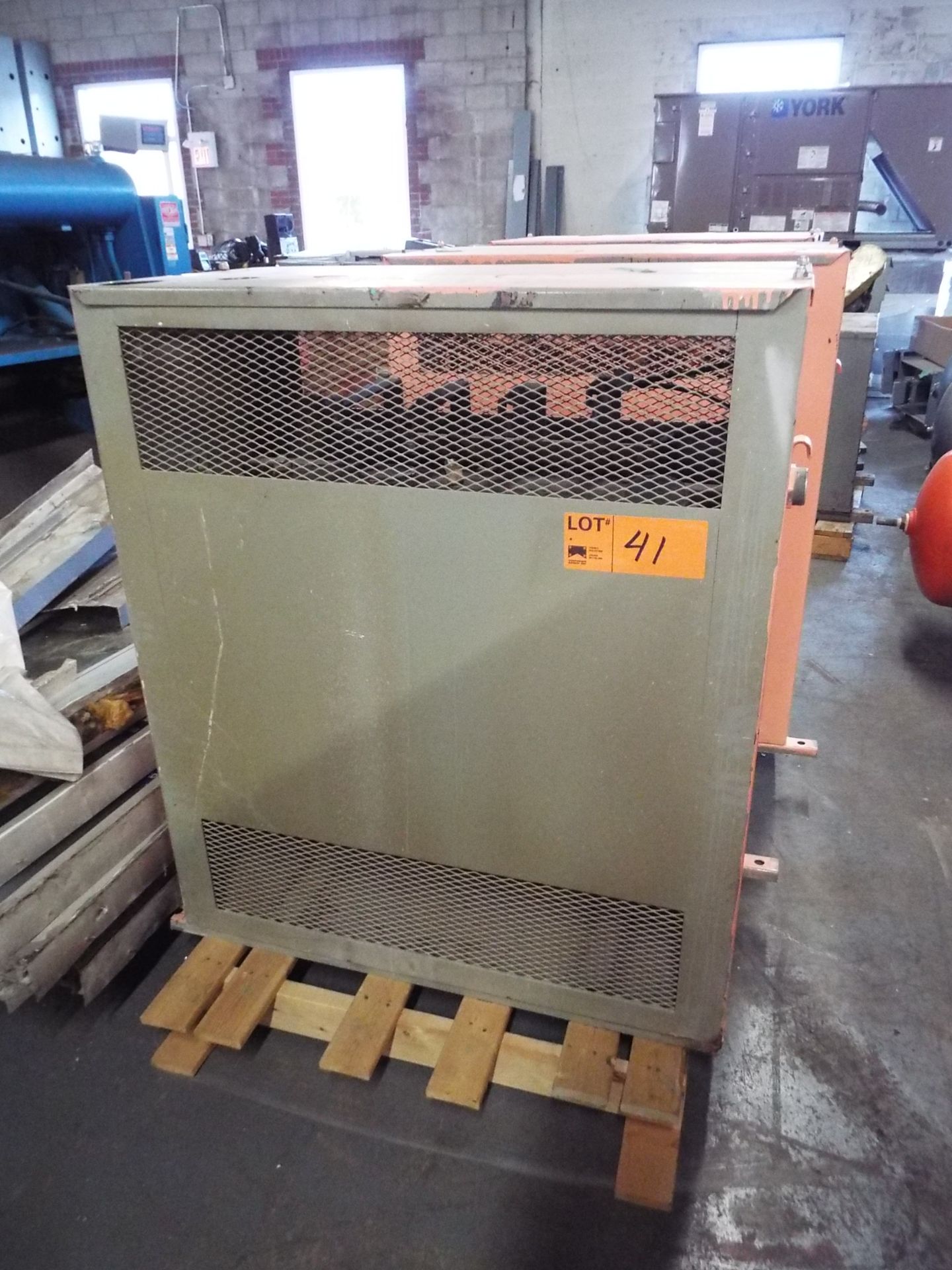 PIONEER ELECTRIC 75KVA, 3PH, 416HV, 120/208LV DRY TYPE TRANSFORMER S/N: N/A