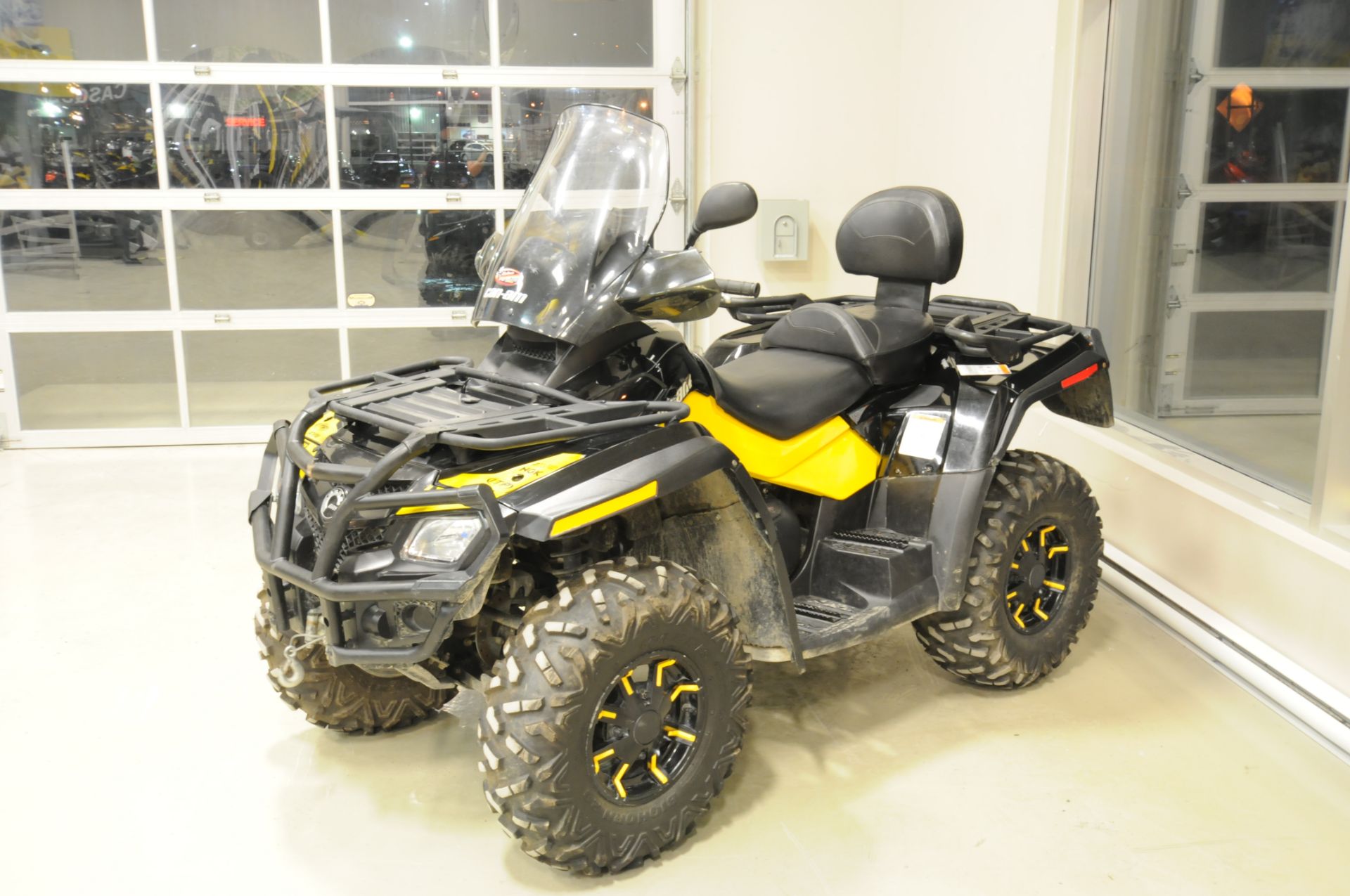 BRP CAN AM (2011) MAX800 ATV AVEC MOTEUR ROTAX 800R V-TWIN 4-TEMPS, 4X4, WARN TREUIL A CABLE AVANT - Image 3 of 6