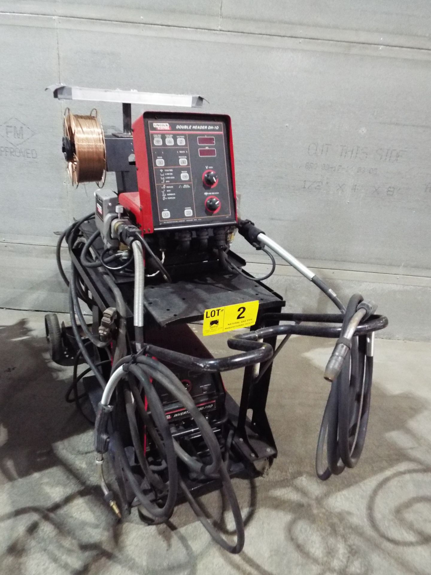 LINCOLN INVERTEC V350-PRO PORTABLE MULTI-PROCESS DIGITAL WELDER WITH LINCOLN DOUBLE HEADER DH-10 - Image 2 of 5