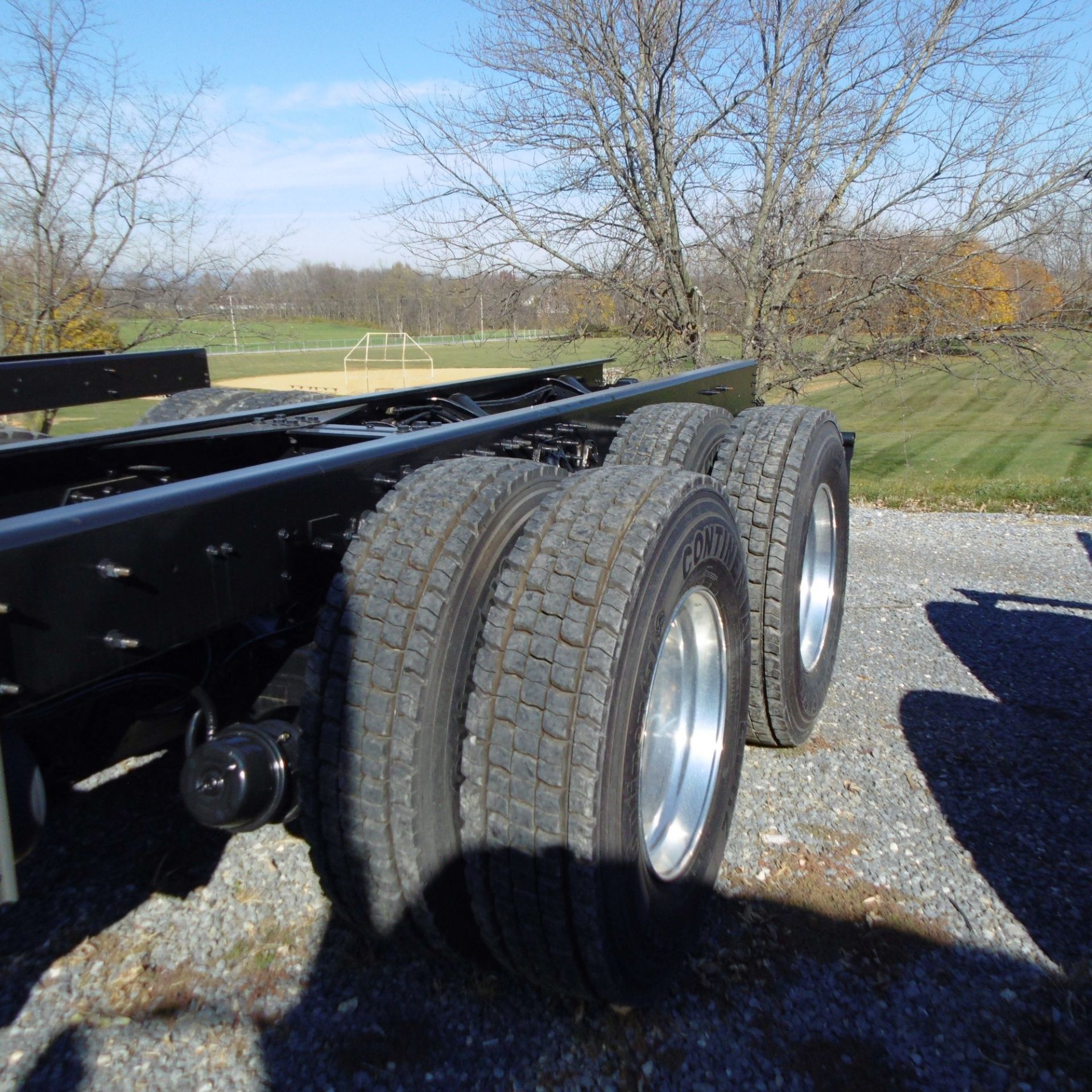 INTERNATIONAL (2014) 7600 SBA 6X4 2010 TANDEM AXLE TRUCK WITH NAVISTAR N13 430HP DIESEL ENGINE, - Image 5 of 11