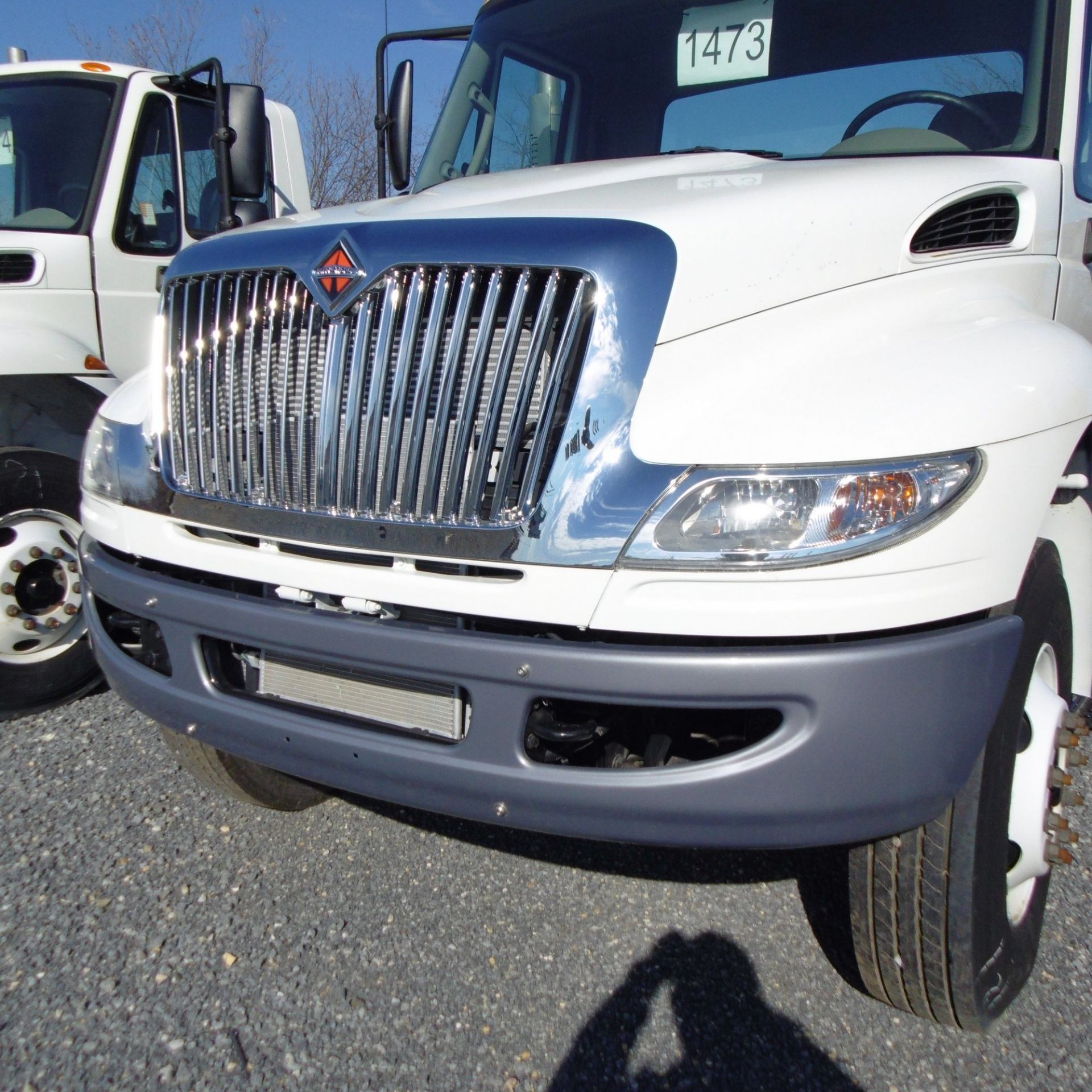 INTERNATIONAL (2015) 4300 SBA 4X2 SINGLE AXLE TRUCK WITH CUMMINS ISB 240 240HP DIESEL ENGINE, - Image 3 of 10