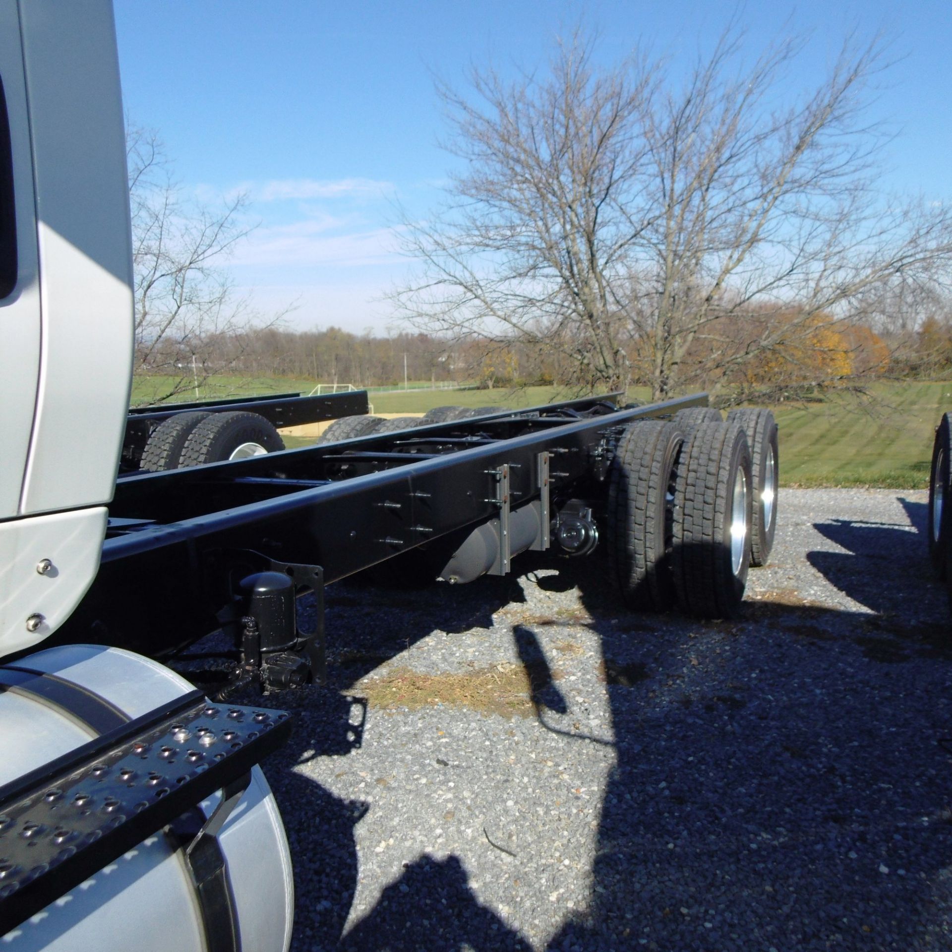 INTERNATIONAL (2014) 7600 SBA 6X4 2010 TANDEM AXLE TRUCK WITH NAVISTAR N13 430HP DIESEL ENGINE, - Image 4 of 11