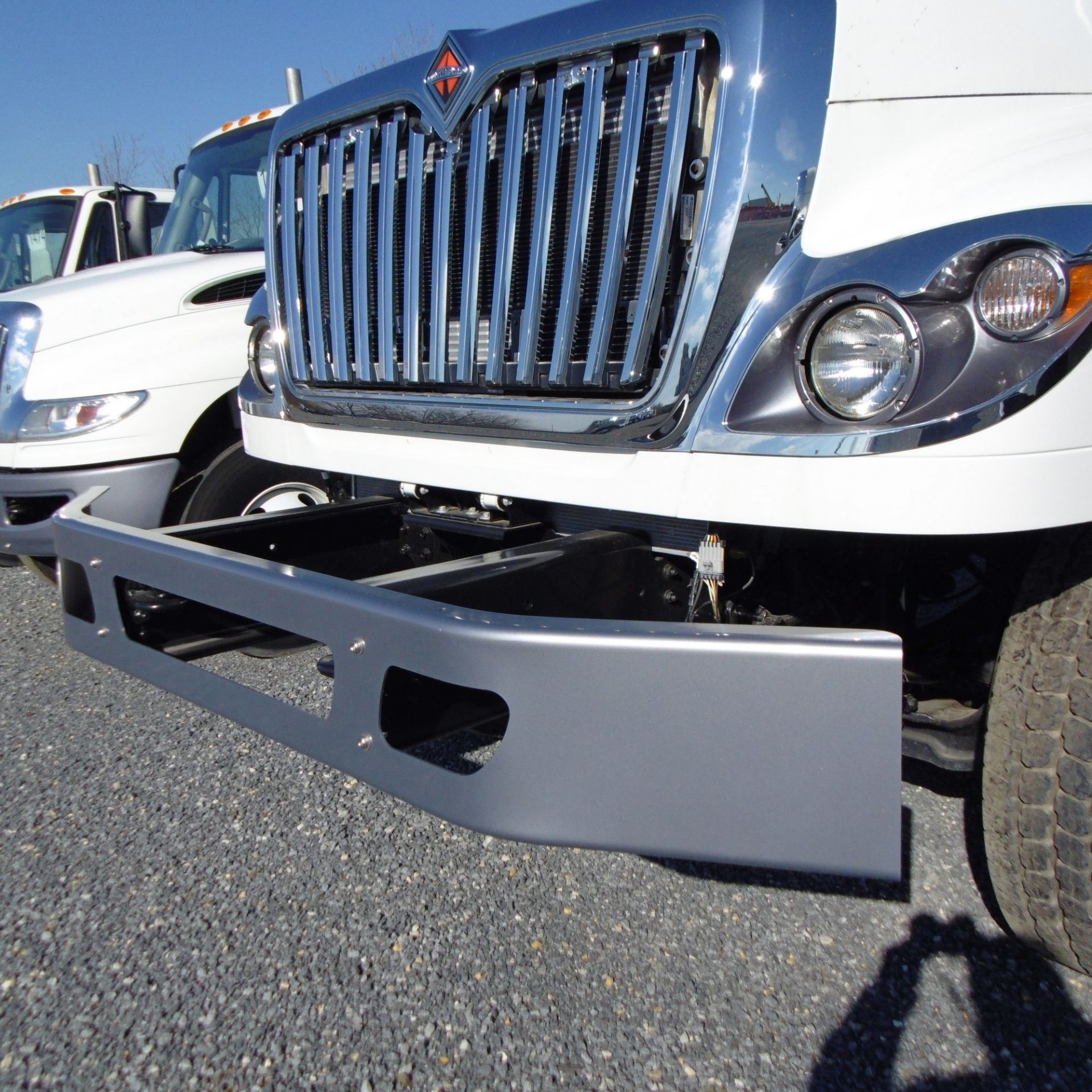 INTERNATIONAL (2014) 7600 SBA 6X4 2010 TANDEM AXLE TRUCK WITH NAVISTAR N13 430HP DIESEL ENGINE, - Image 3 of 11