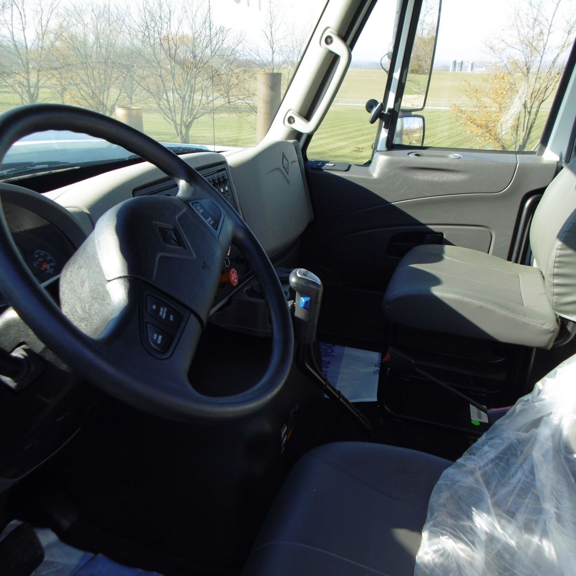 INTERNATIONAL (2014) 7600 SBA 6X4 2010 TANDEM AXLE TRUCK WITH NAVISTAR N13 430HP DIESEL ENGINE, - Image 11 of 11