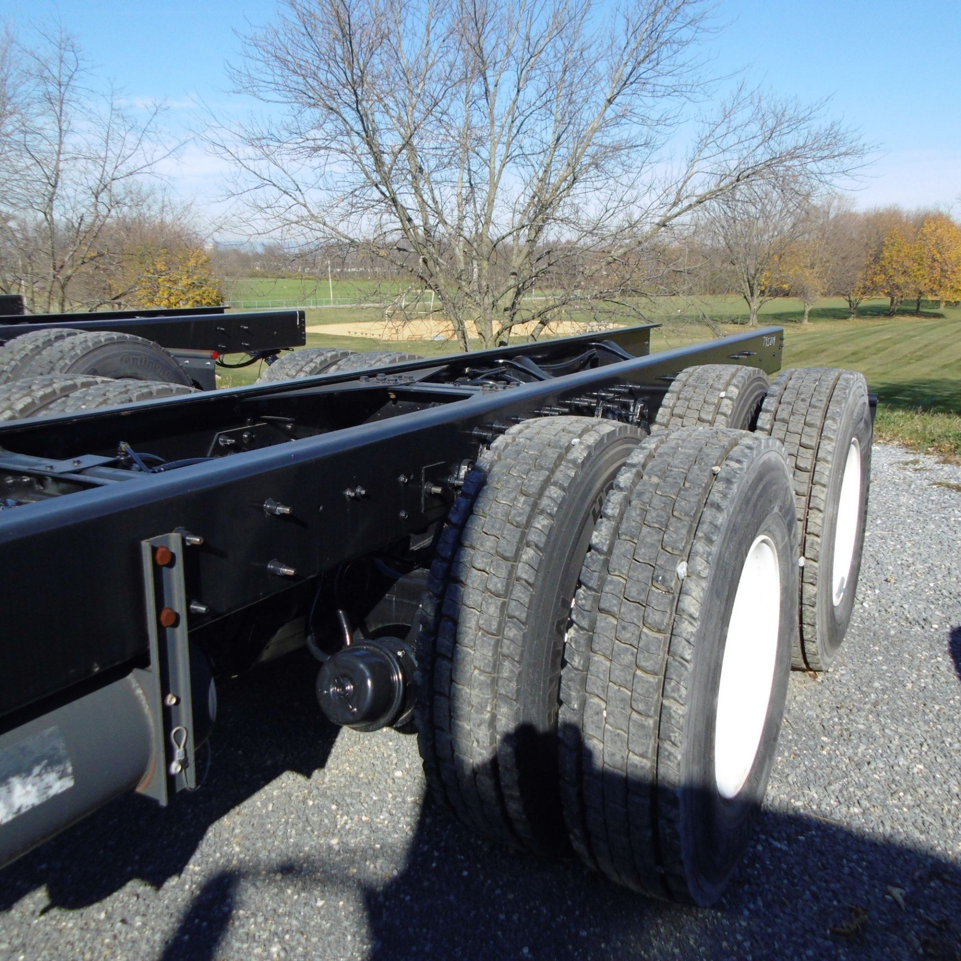 INTERNATIONAL (2014) 7600 SBA 6X4 2010 TANDEM AXLE TRUCK WITH NAVISTAR N13 430HP DIESEL ENGINE, - Image 5 of 10