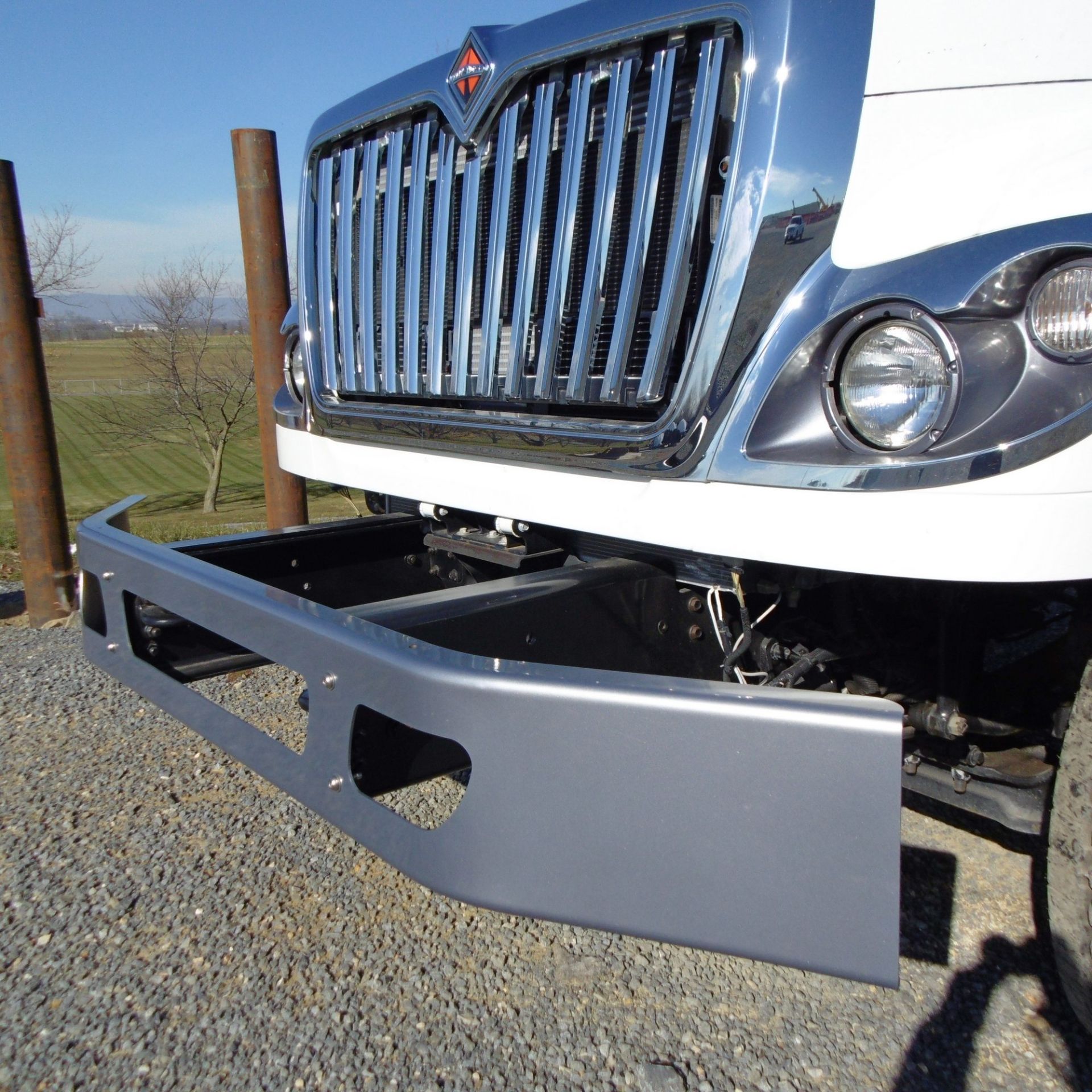 INTERNATIONAL (2014) 7600 SBA 6X4 2010 TANDEM AXLE TRUCK WITH NAVISTAR N13 430HP DIESEL ENGINE, - Image 7 of 11