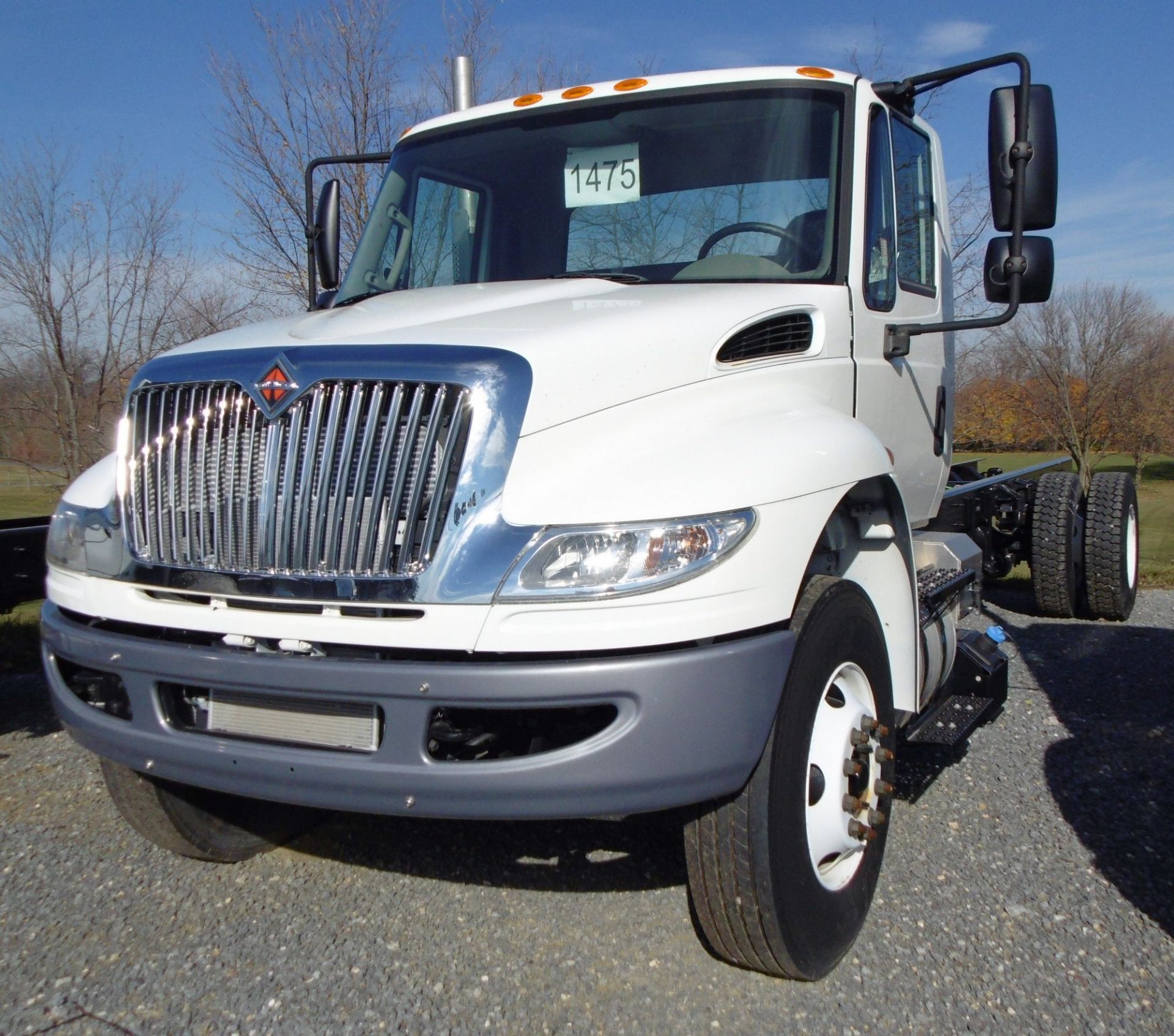 INTERNATIONAL (2015) 4300 SBA 4X2 SINGLE AXLE TRUCK WITH CUMMINS ISB 240 240HP DIESEL ENGINE,