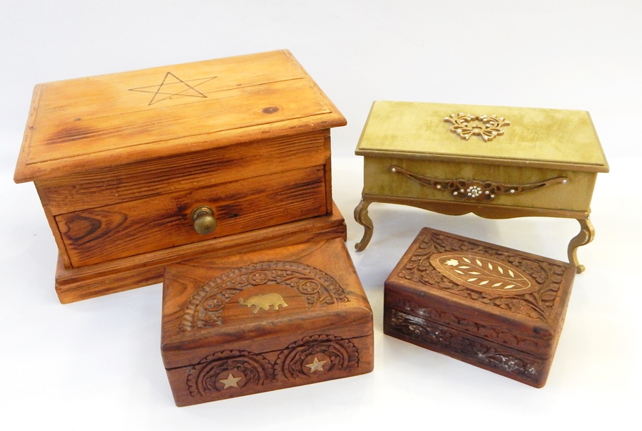 A large quantity of wooden boxes and others (1 box)