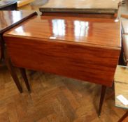 Georgian mahogany Pembroke table with satinwood stringing and frieze drawer on square tapering legs