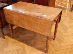 Mahogany pembroke table on tapering bobbin legs, one frieze drawer,