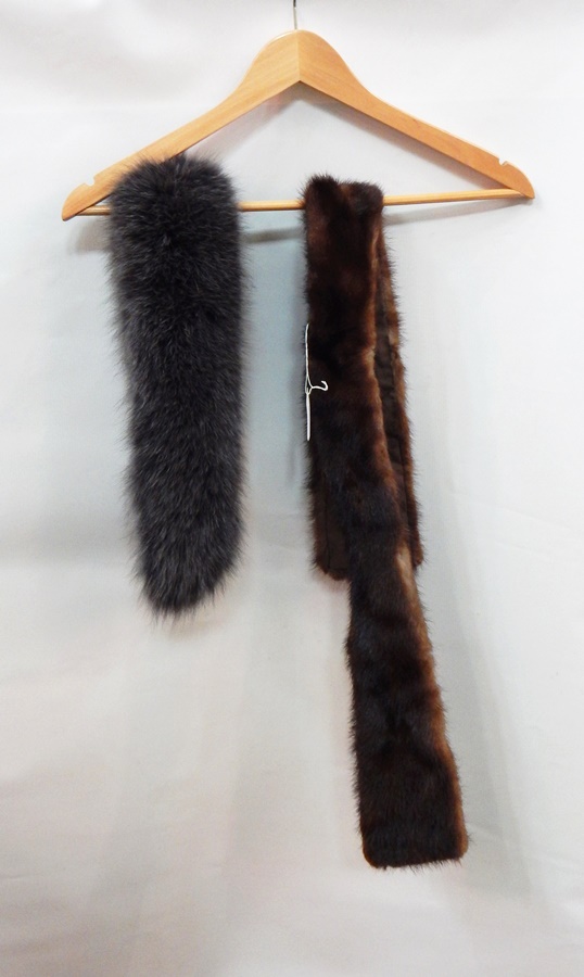 A pale mink cap, a modern fox collar with matching cuffs,