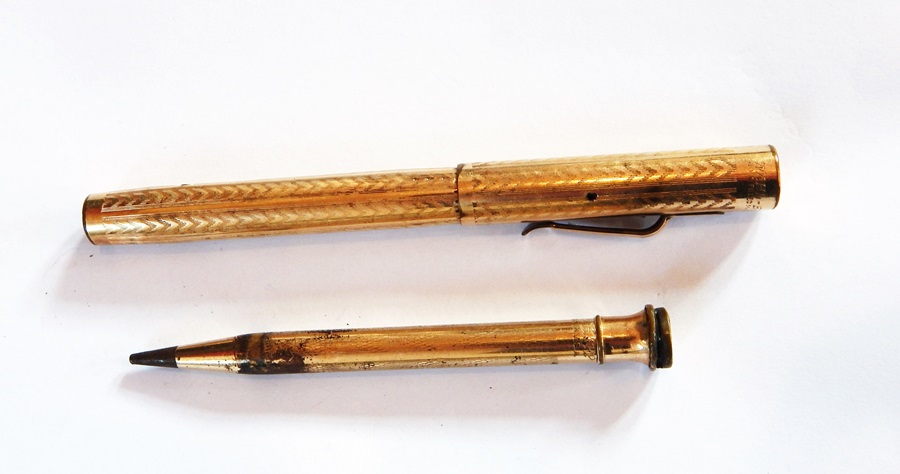 Wahl gold-filled and bakelite fountain pen with chevron design and plated propelling pencil (2)