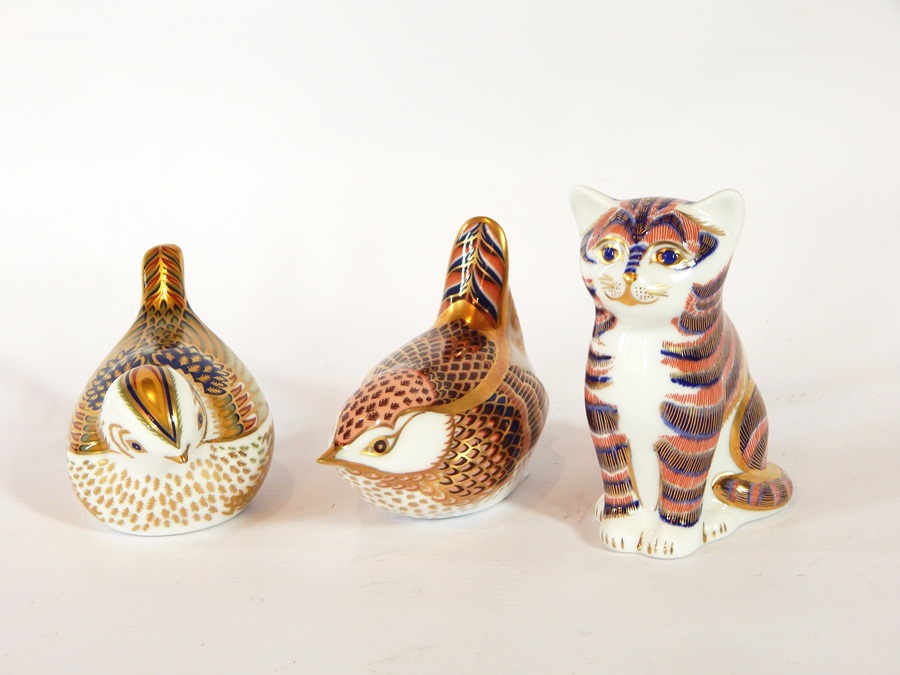 Royal Crown Derby Collectors Guild paperweights to include Firecrest, Kitten and Wren,