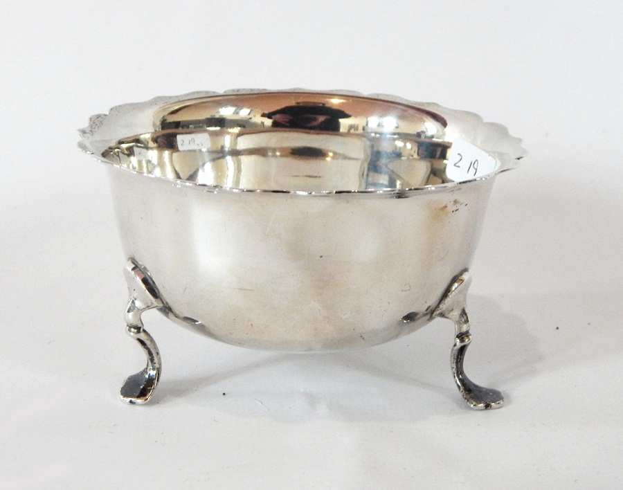 A late Victorian silver sugar bowl with cut card borders, plain form, raised on pad feet, - Image 3 of 3