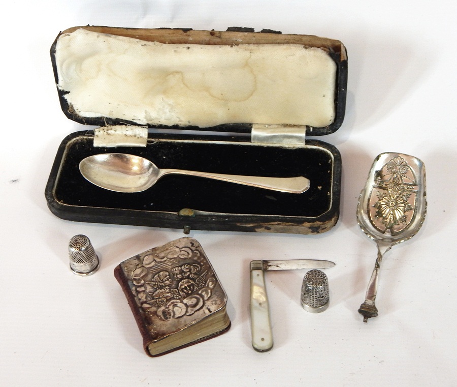 A small quantity of silver items to include a silver christening spoon (cased),