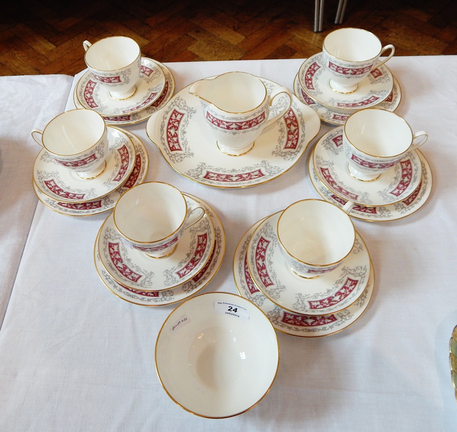 A Shelley tea service "Blenheim" pattern (21)