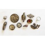 Quantity Victorian and other silver and similar brooches including locust brooch,