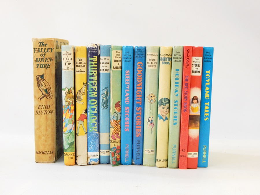 A large selection of Enid Blyton hardback books (1 box)