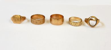 Three 9ct gold wedding bands, a 9ct gold signet ring and one other 9ct gold ring, approx. 18.