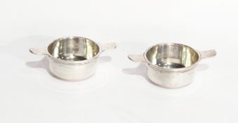 A pair of Edwardian silver salts of miniature porringer form, London 1903, 2oz approx.