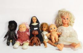 A quantity of soft toys and dolls including cloth 'Sunny Jim', 'Gollys', 'ET', etc.