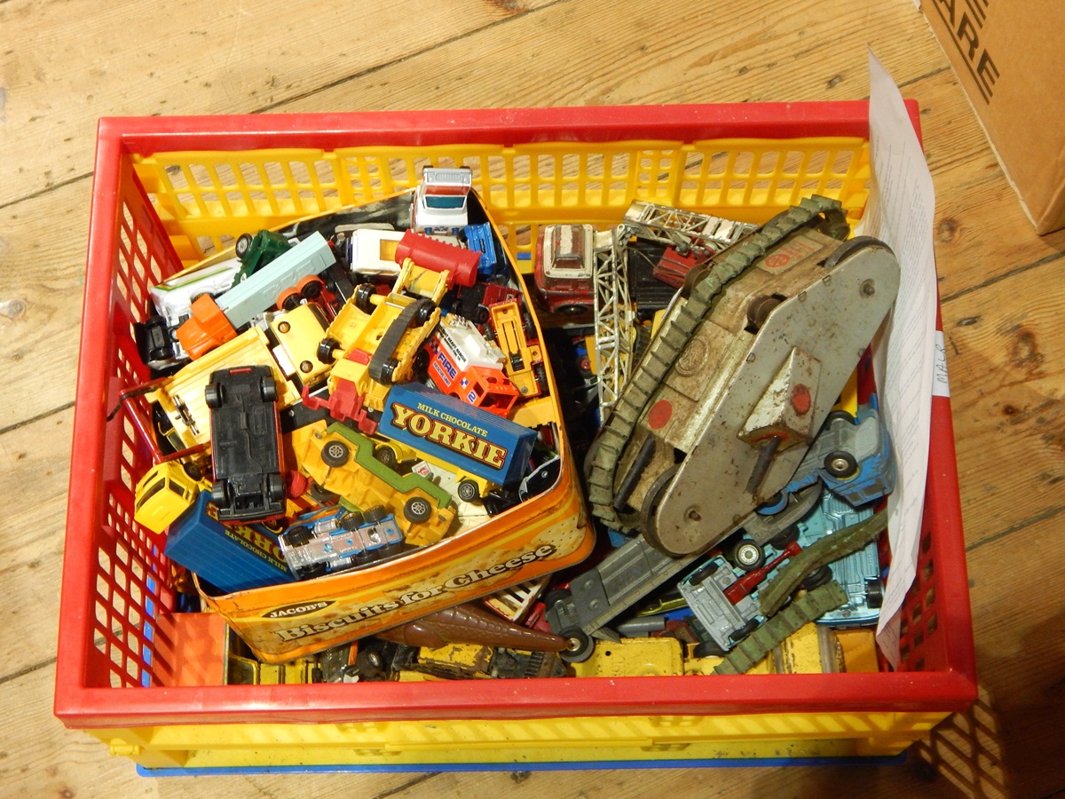 A Louis Marx & Co tinplate clockwork tank, with a collection of Matchbox toy cars, vehicles, etc.